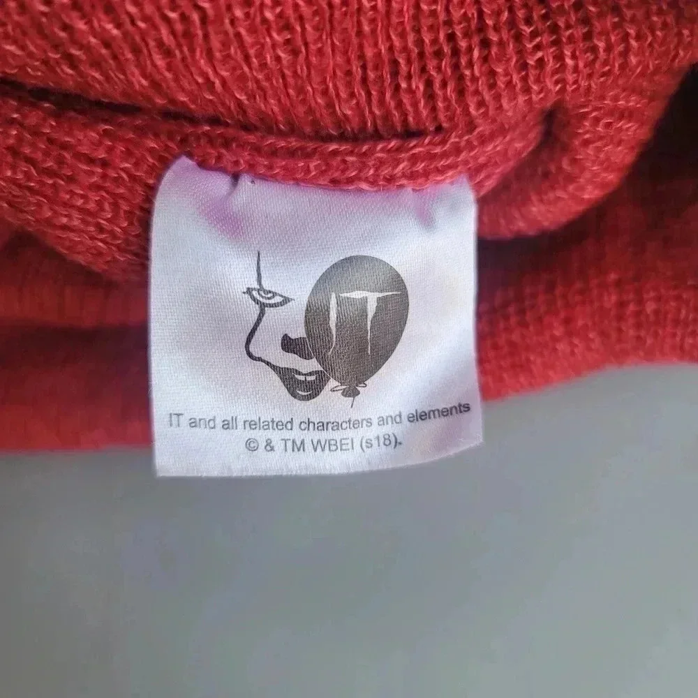 IT Pennywise Knit Beanie Hat Red Stretch Front Patch One Size